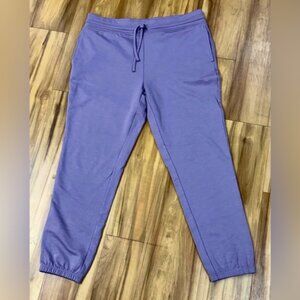 124:  32 Degrees Women’s Soft Purple Joggers - Medium